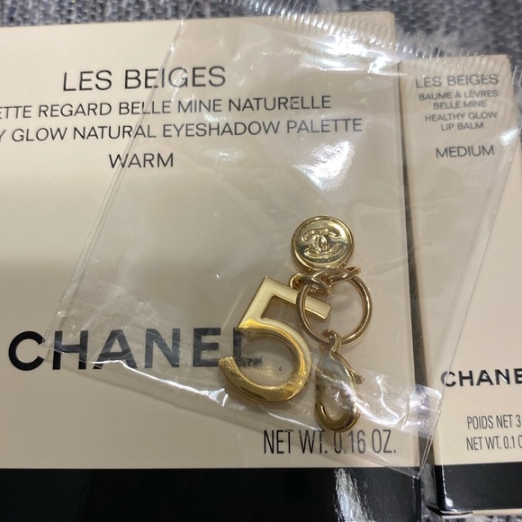 Chanel Beauty LIGHT THE WAY Makeup Set Holiday 2023- Chanel Charm - Picture 8 of 15